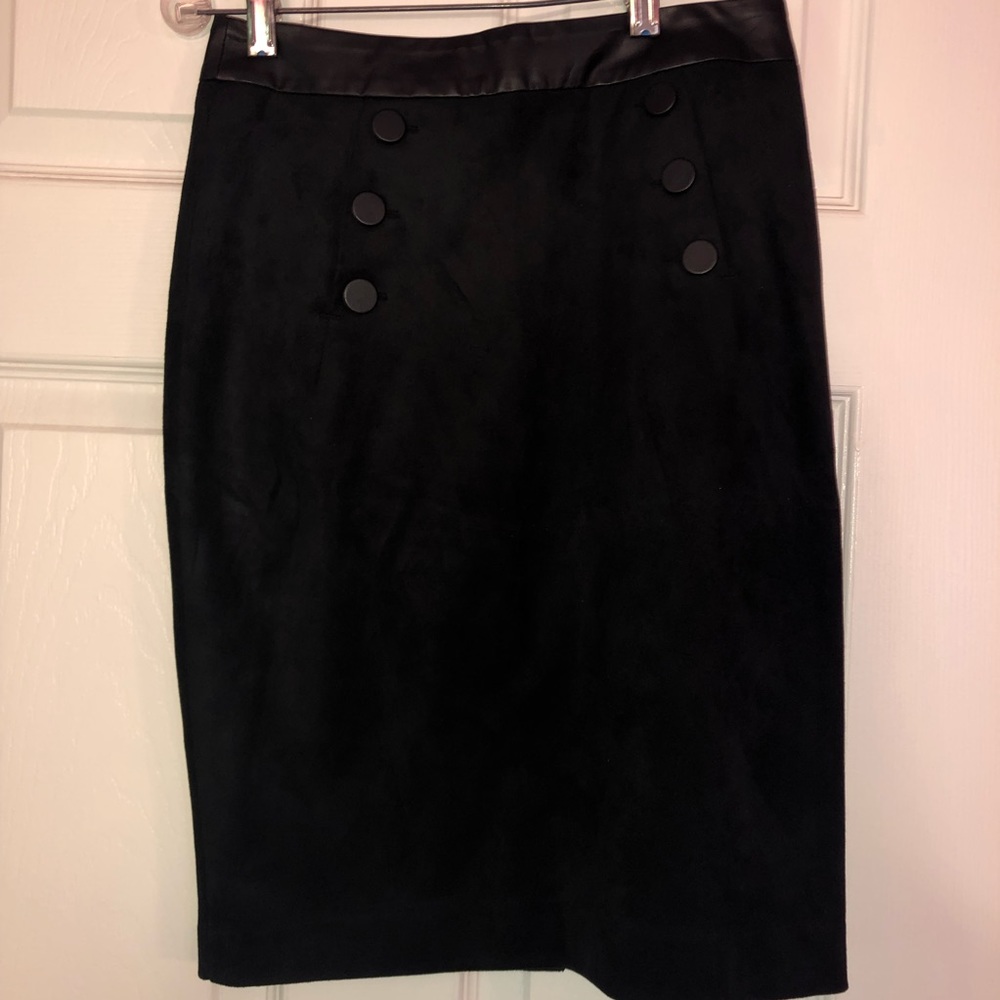 H&M Black Faux Suede Skirt w/Leather trim (Size6)